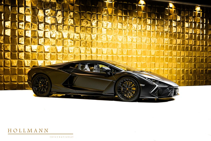 Lamborghini Revuelto, 2/10