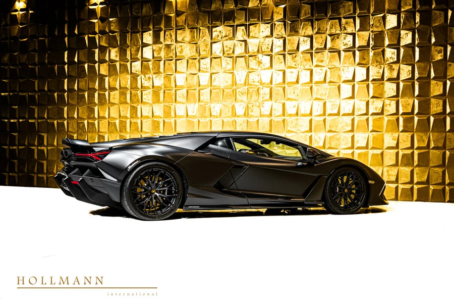 Lamborghini Revuelto, 3/10