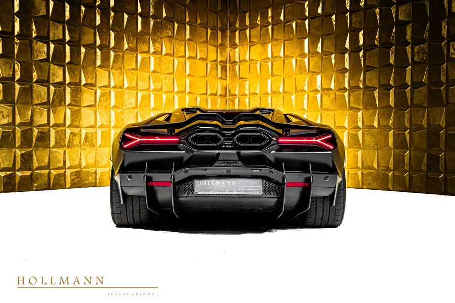 Lamborghini Revuelto, 4/10
