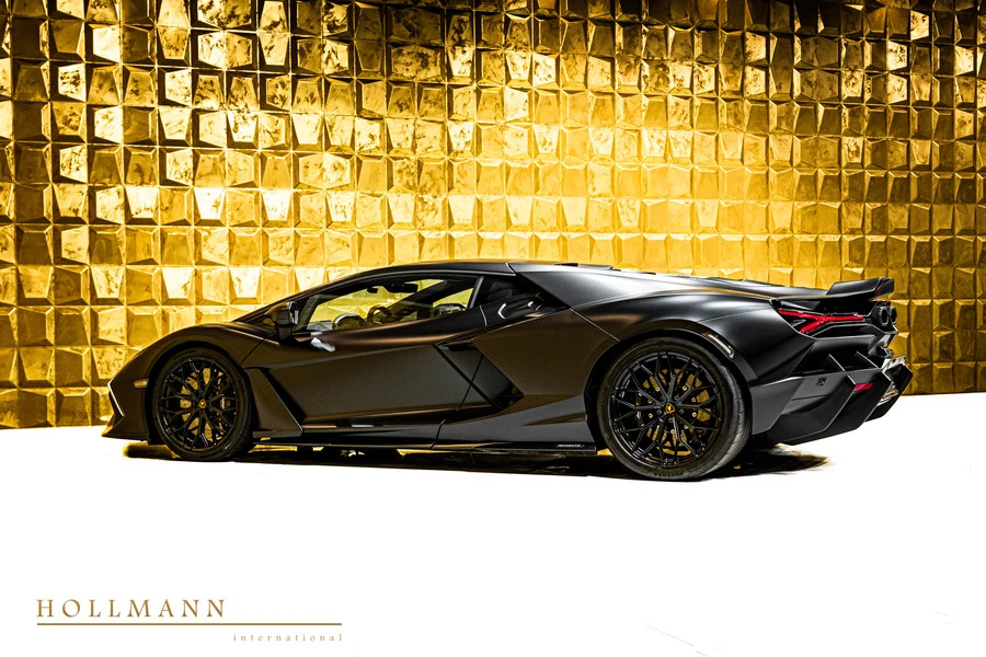 Lamborghini Revuelto, 5/10