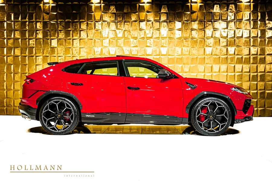 Lamborghini Urus Performante, 7/10