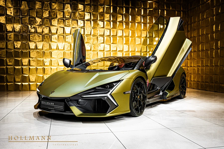 Lamborghini Revuelto, 3/10