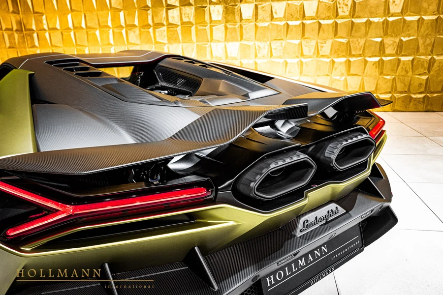 Lamborghini Revuelto, 6/10