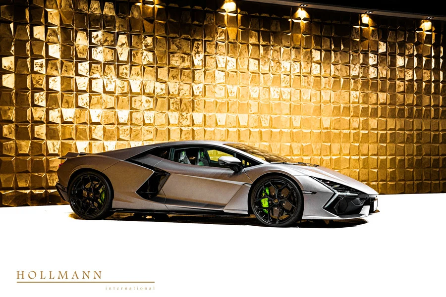 Lamborghini Revuelto, 2/10