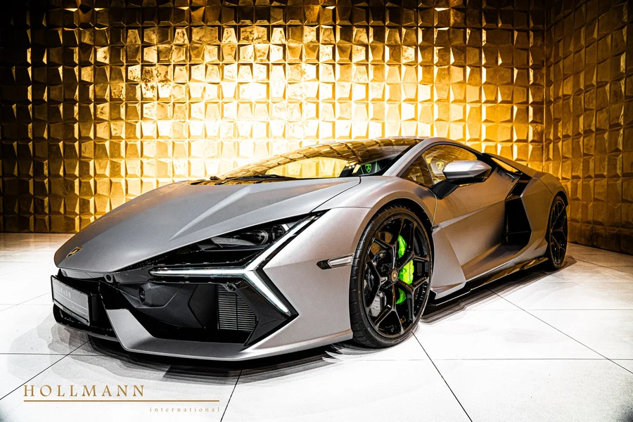 Lamborghini Revuelto, 8/10
