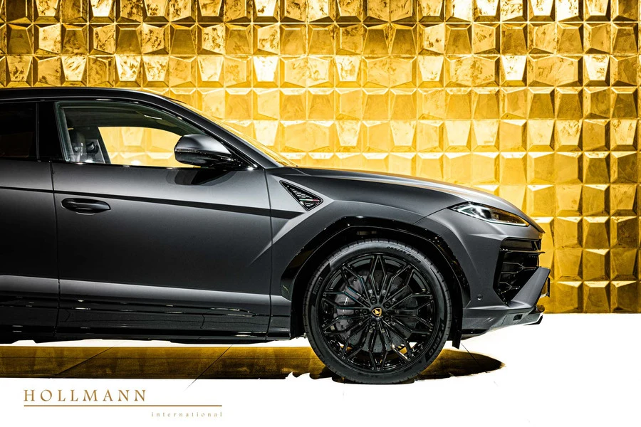 Lamborghini Urus SE, 5/10