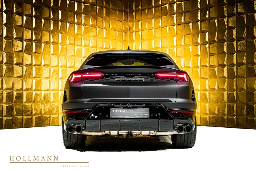 Lamborghini Urus SE, 7/10