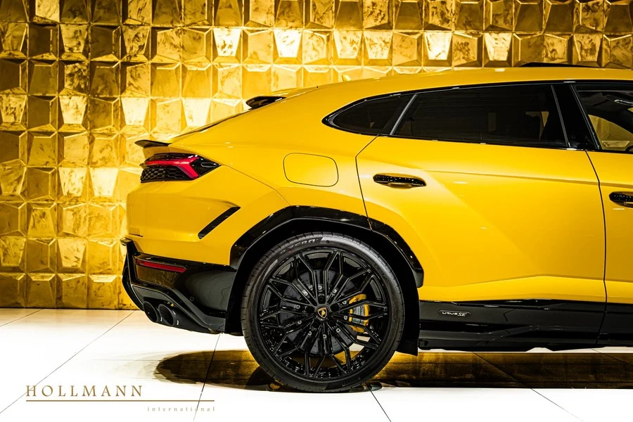 Lamborghini Urus SE, 6/10