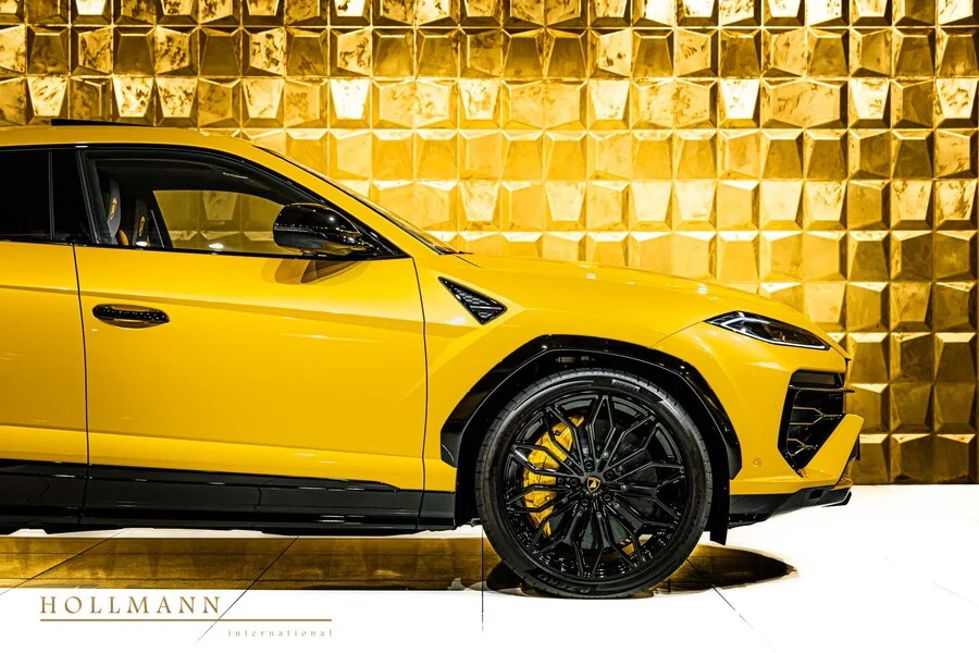 Lamborghini Urus SE, 7/10