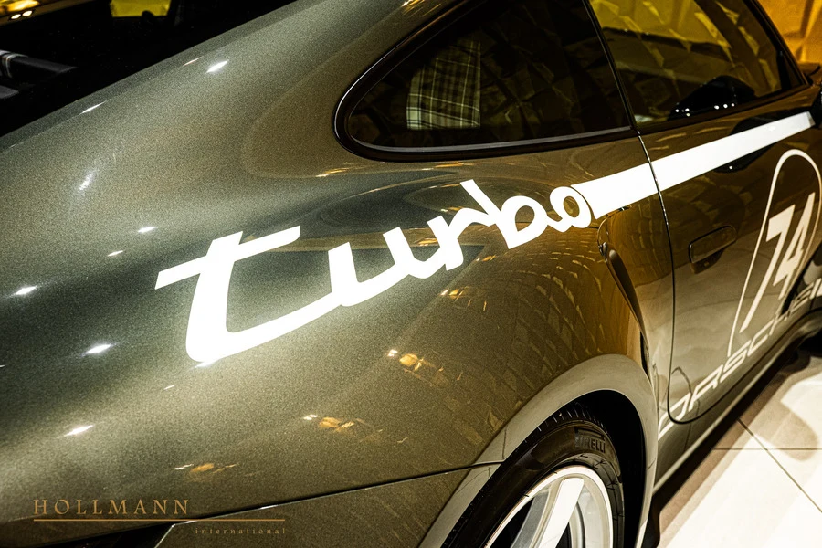 Porsche 911 Turbo 50 Years, 8/10