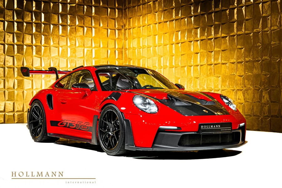 Porsche 911 GT3 RS, front three-quarter view.