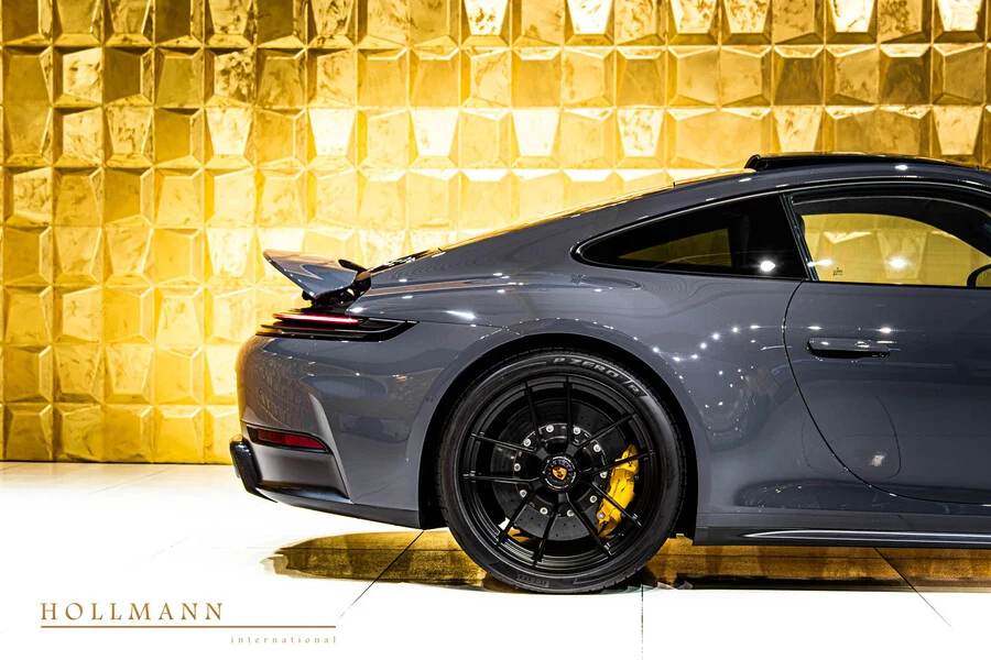 Porsche 911 Carrera GTS, 8/10