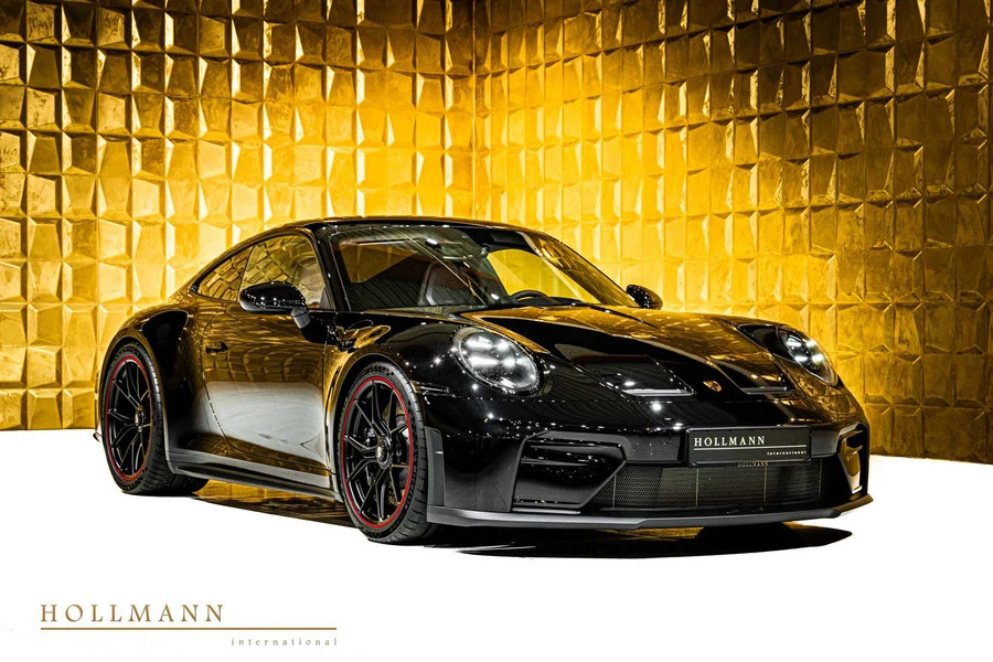 Porsche 911 GT3 Touring, front three-quarter view.