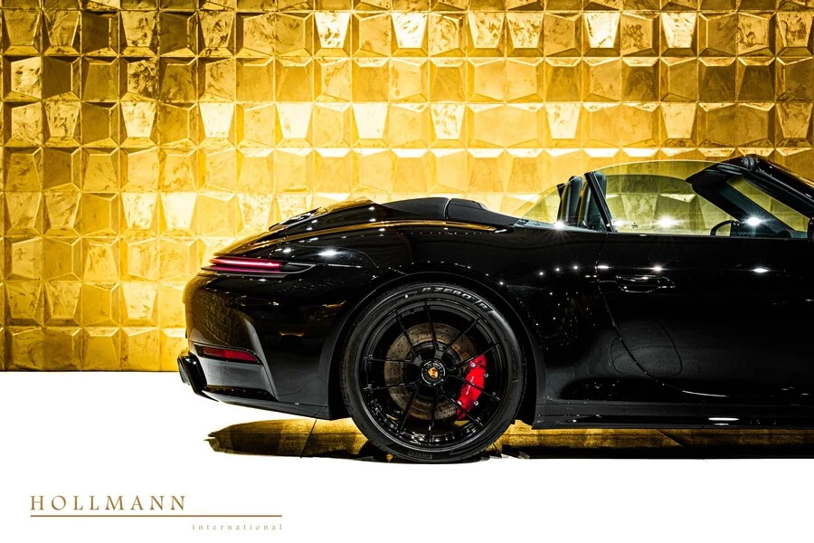 Porsche 911 Carrera GTS, 8/10