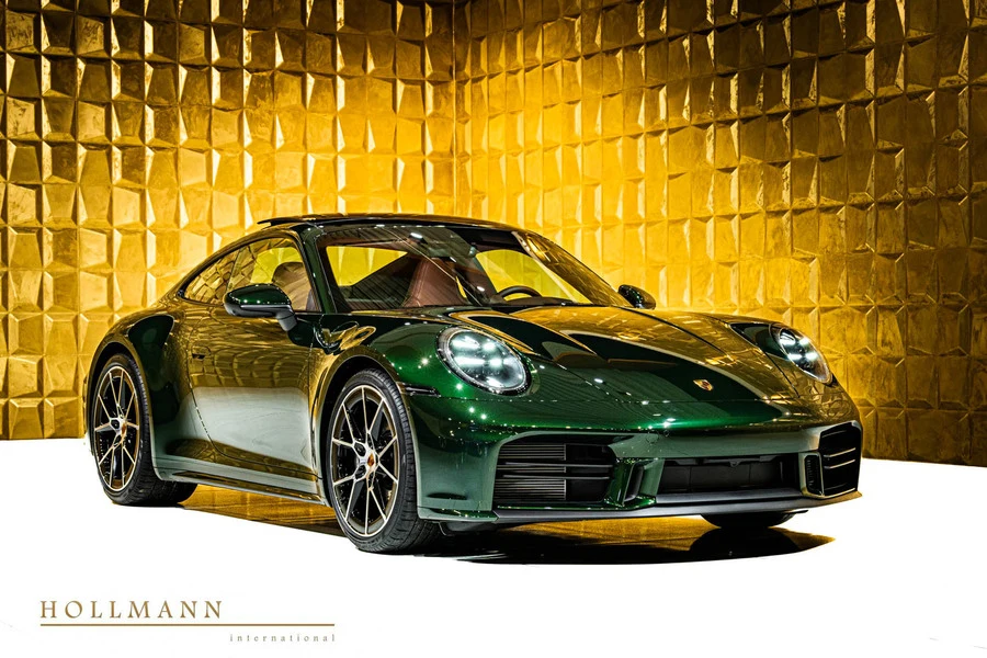 Porsche 911 Carrera, front three-quarter view.