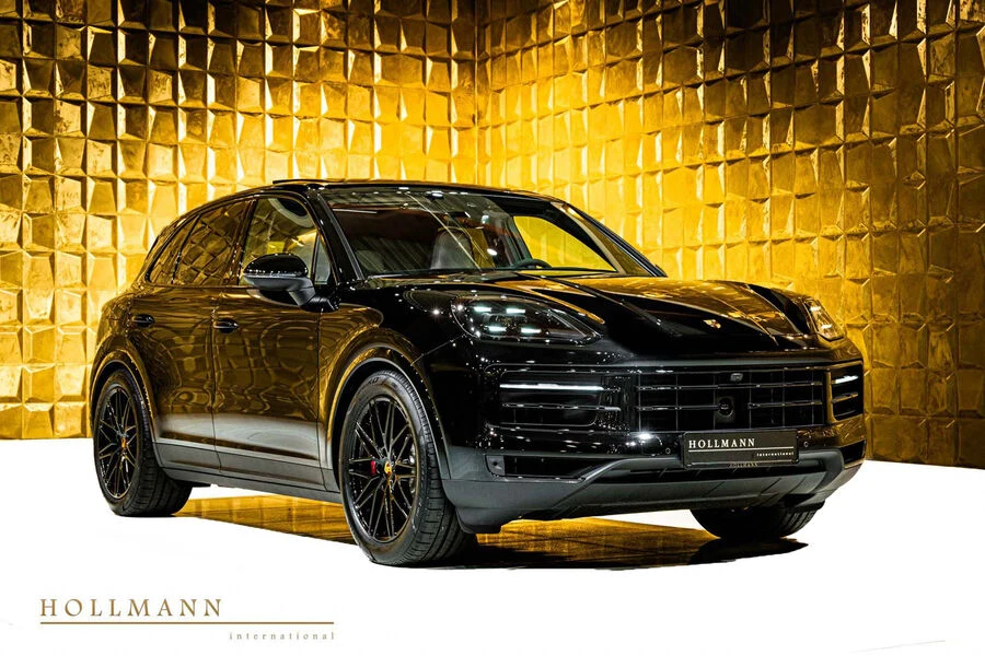 Porsche Cayenne S, front three-quarter view.