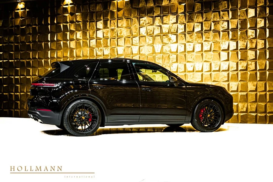 Porsche Cayenne S, 2/10