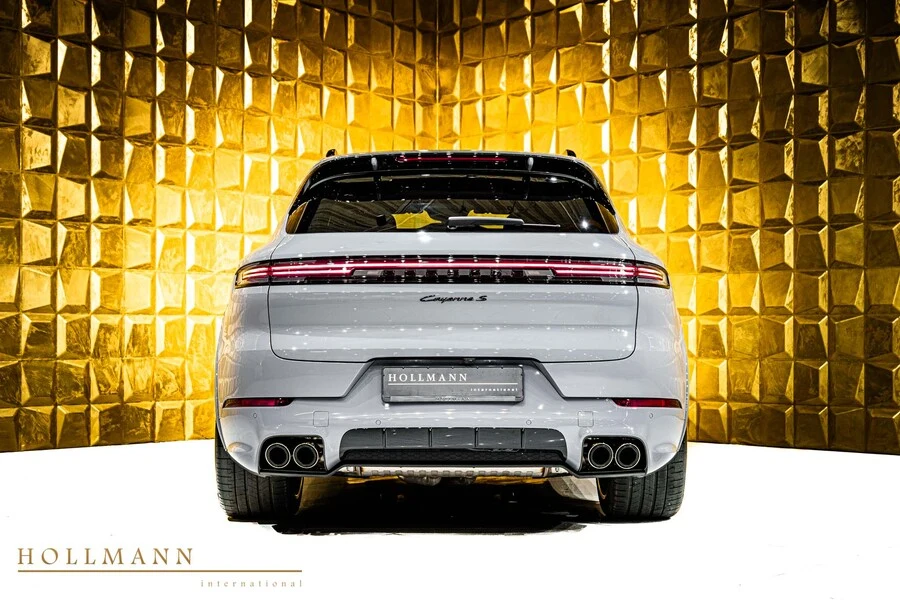 Porsche Cayenne S, 4/10