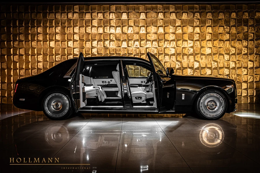 Rolls-Royce Phantom EWB, 8/10