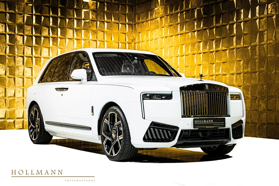 Rolls-Royce Cullinan Series II Black Badge, front three-quarter view.