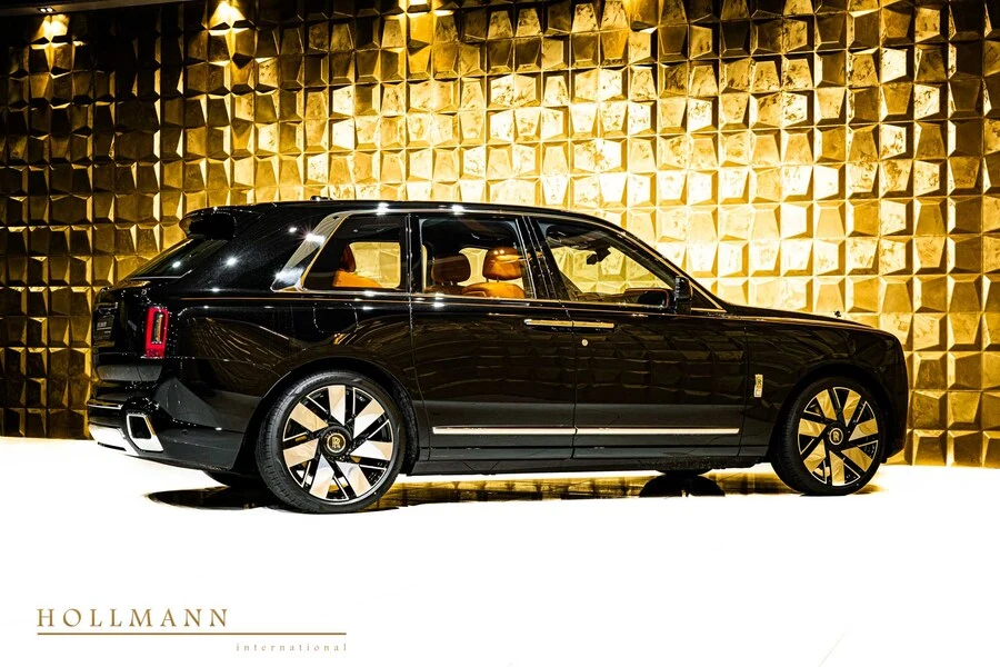 Rolls-Royce Cullinan Series II, 4/10