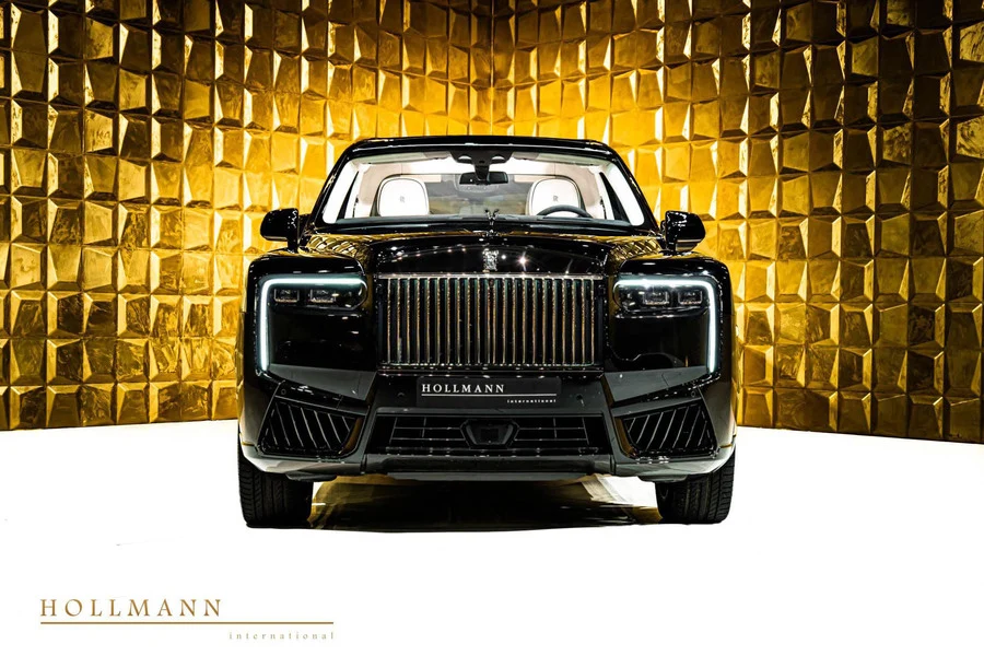 Rolls-Royce Cullinan Series II extended by 13.8 in, 3/10