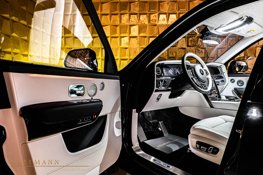 Rolls-Royce Cullinan Series II extended by 13.8 in, 9/10