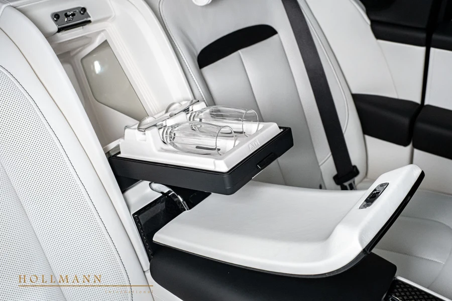 Rolls-Royce Cullinan Series II extended by 13.8 in, 10/10