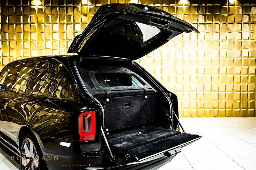Rolls-Royce Cullinan Series II armored VR6 extended by 13.8 in, 7/10