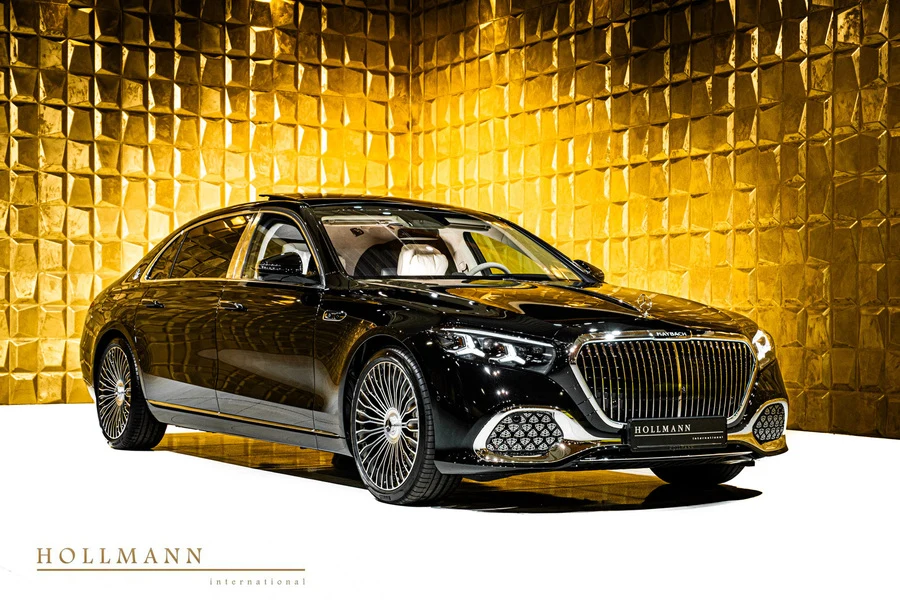 Mercedes-Benz S 580 Maybach, front three-quarter view.