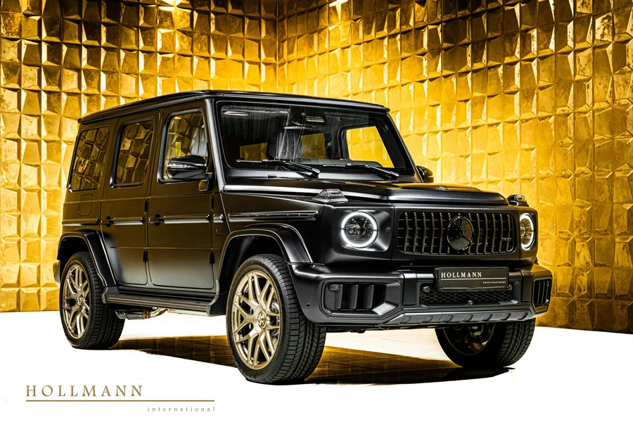 Mercedes-Benz G 63 AMG, front three-quarter view.