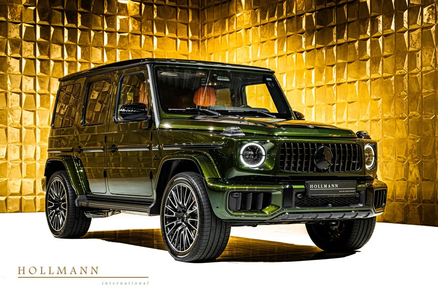 Mercedes-Benz G 63 AMG, front three-quarter view.
