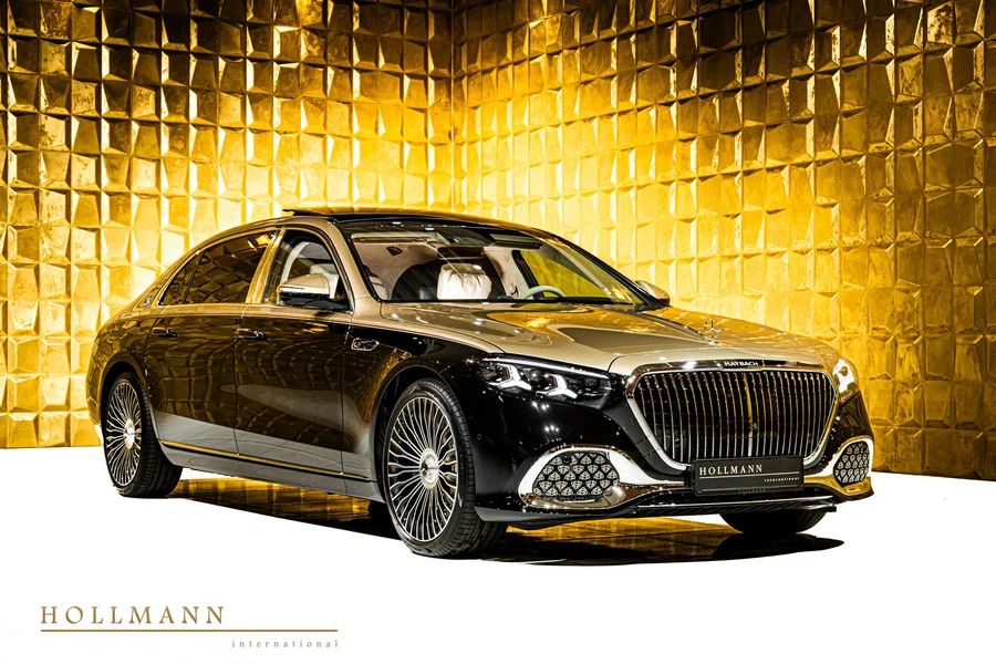 Mercedes-Benz S 580 Maybach, front three-quarter view.