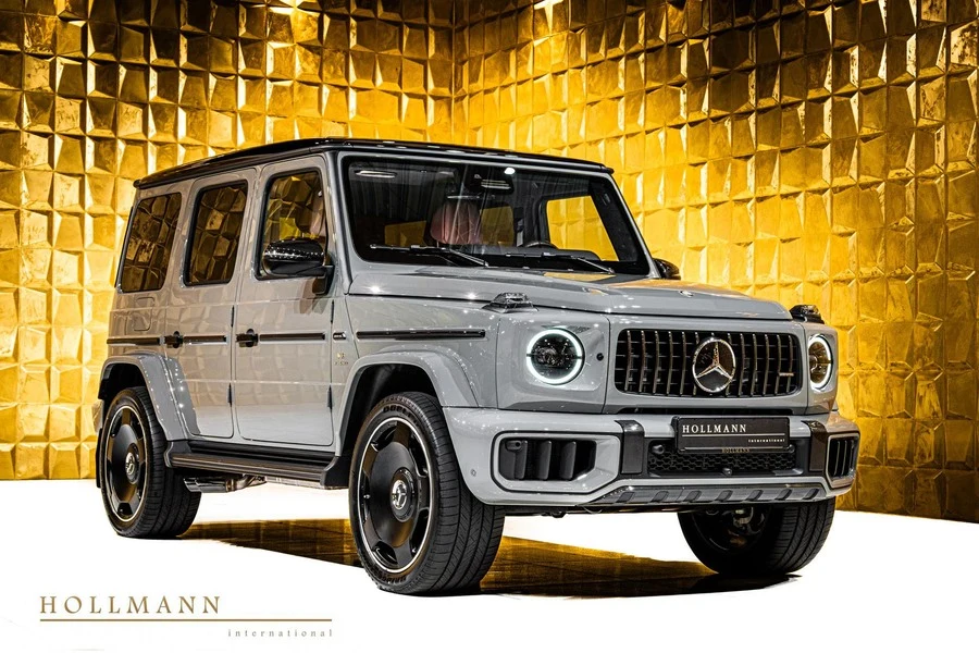 Mercedes-Benz G 63 AMG, front three-quarter view.