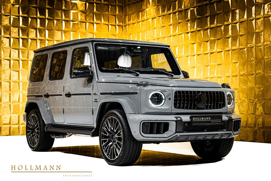 Mercedes-Benz G 63 AMG, front three-quarter view.