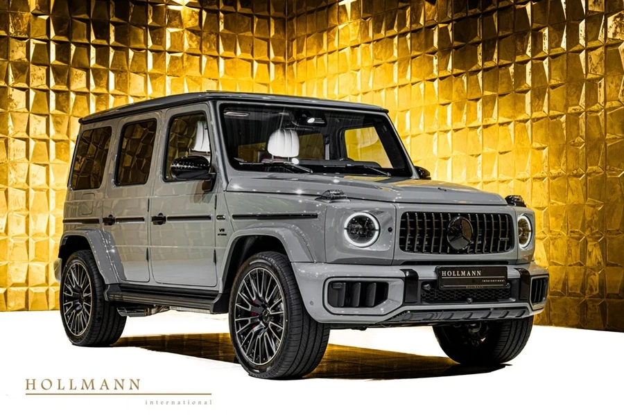 Mercedes-Benz G 63 AMG, front three-quarter view.