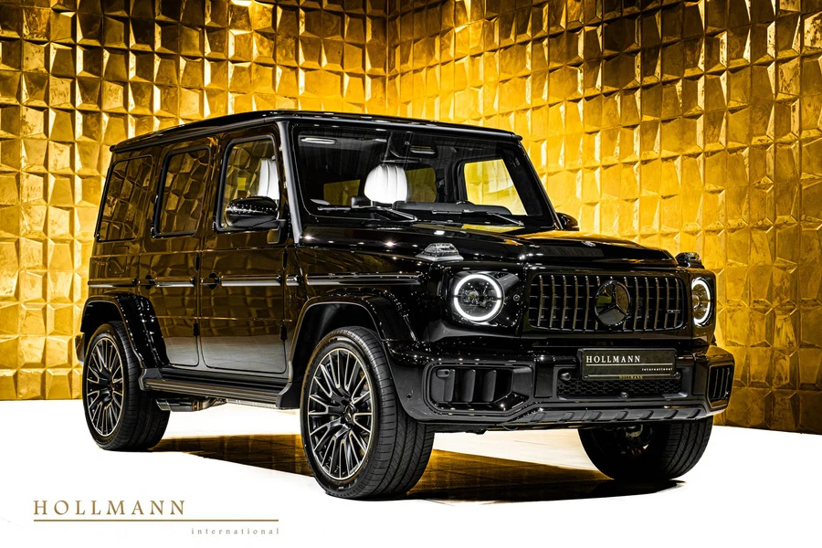 Mercedes-Benz G 63 AMG, front three-quarter view.