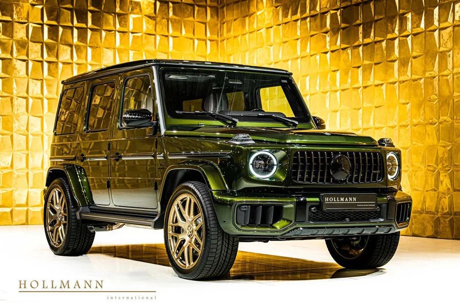 Mercedes-Benz G 63 AMG, front three-quarter view.