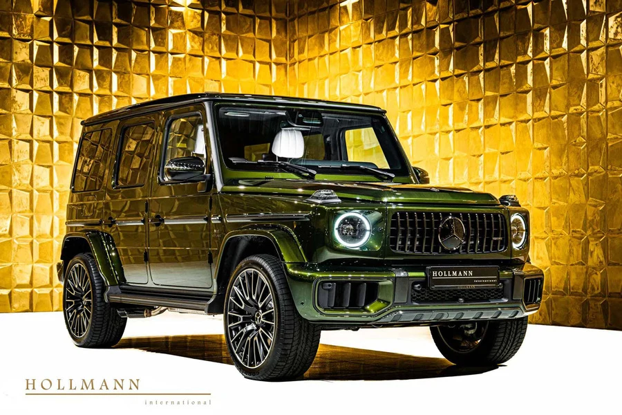 Mercedes-Benz G 63 AMG, front three-quarter view.
