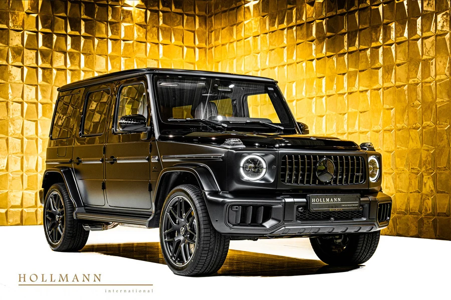 Mercedes-Benz G 63 AMG, front three-quarter view.