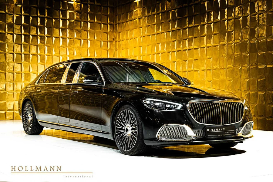 Mercedes-Benz S 680 Maybach TRASCO extended, front three-quarter view.