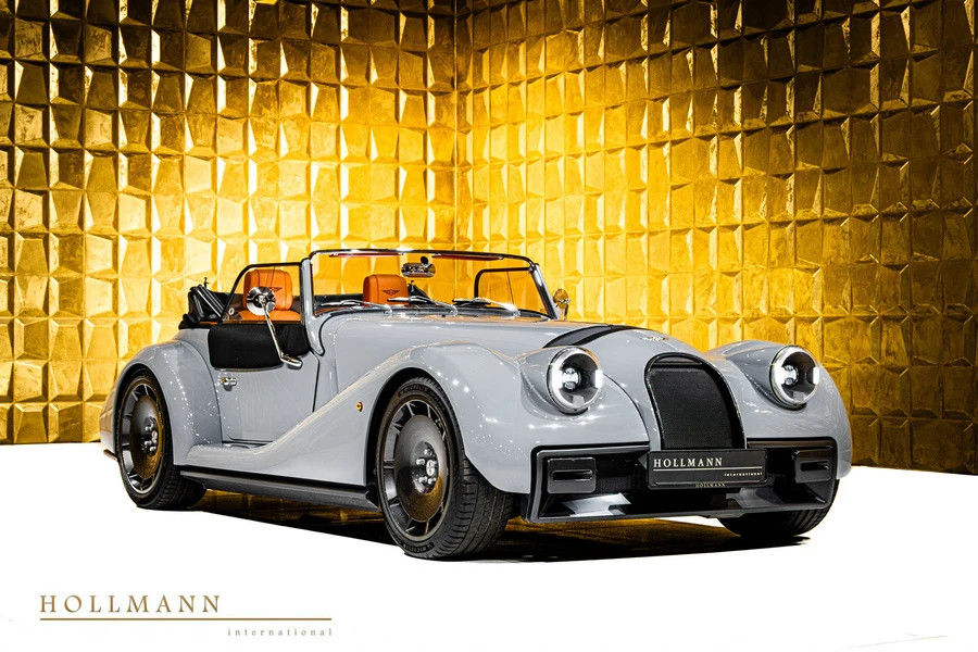 Morgan Supersport, front three-quarter view.