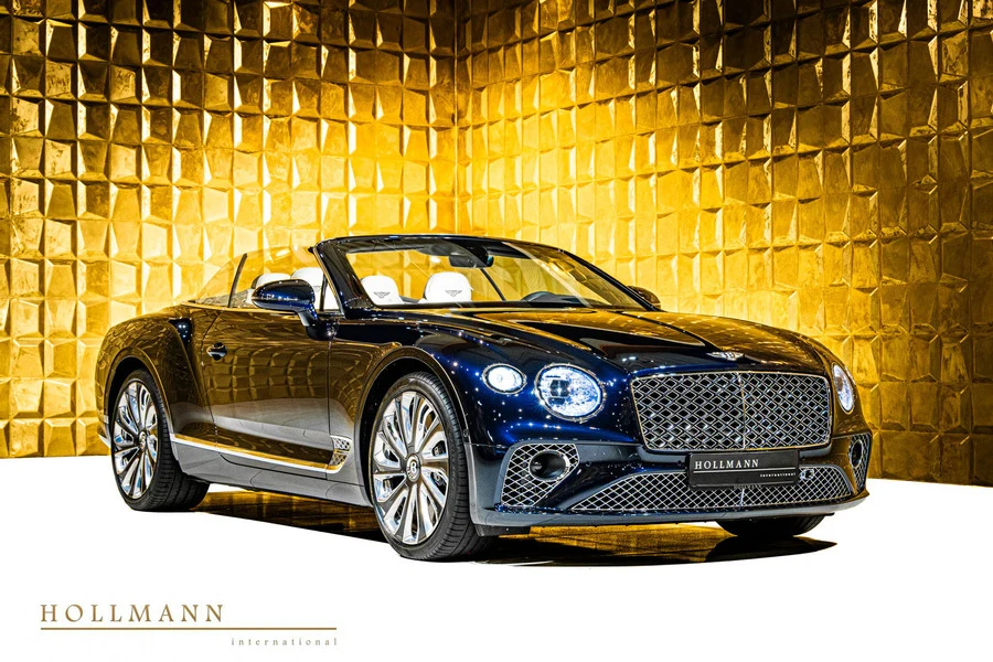 Bentley Continental GTC Mulliner V8, front three-quarter view.