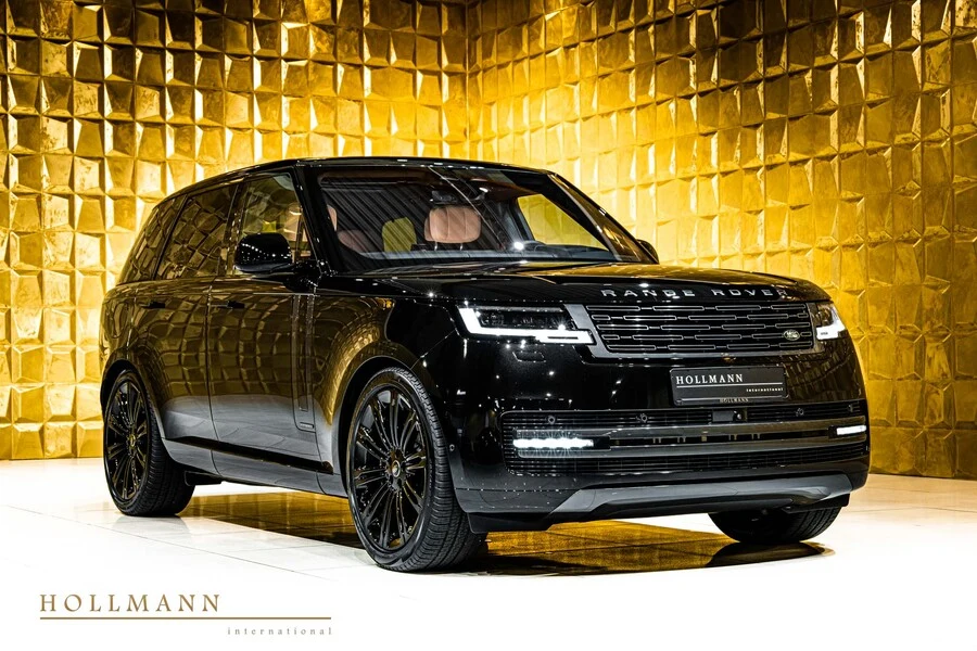 Land Rover Range Rover P530 Autobiography SWB, front three-quarter view.