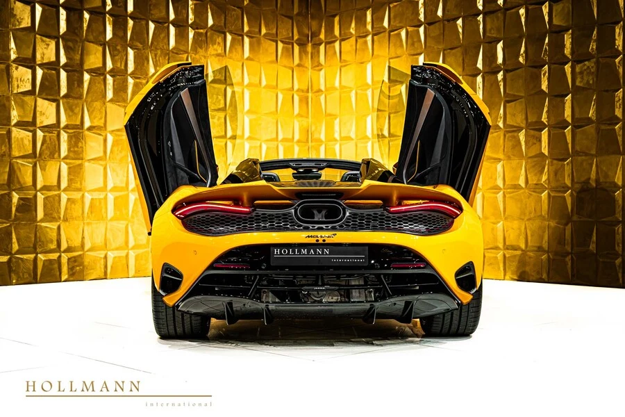 McLaren 750S Spider, 6/10