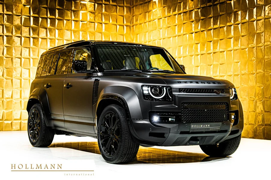 Land Rover Defender 110 OCTA P635 V8 Black Edition, front three-quarter view.
