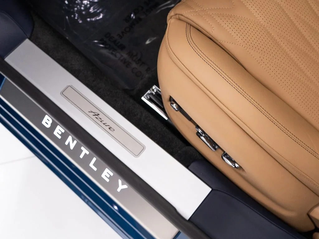 2026 Bentley Flying Spur Azure interior, door sill, Camel / Imperial Blue