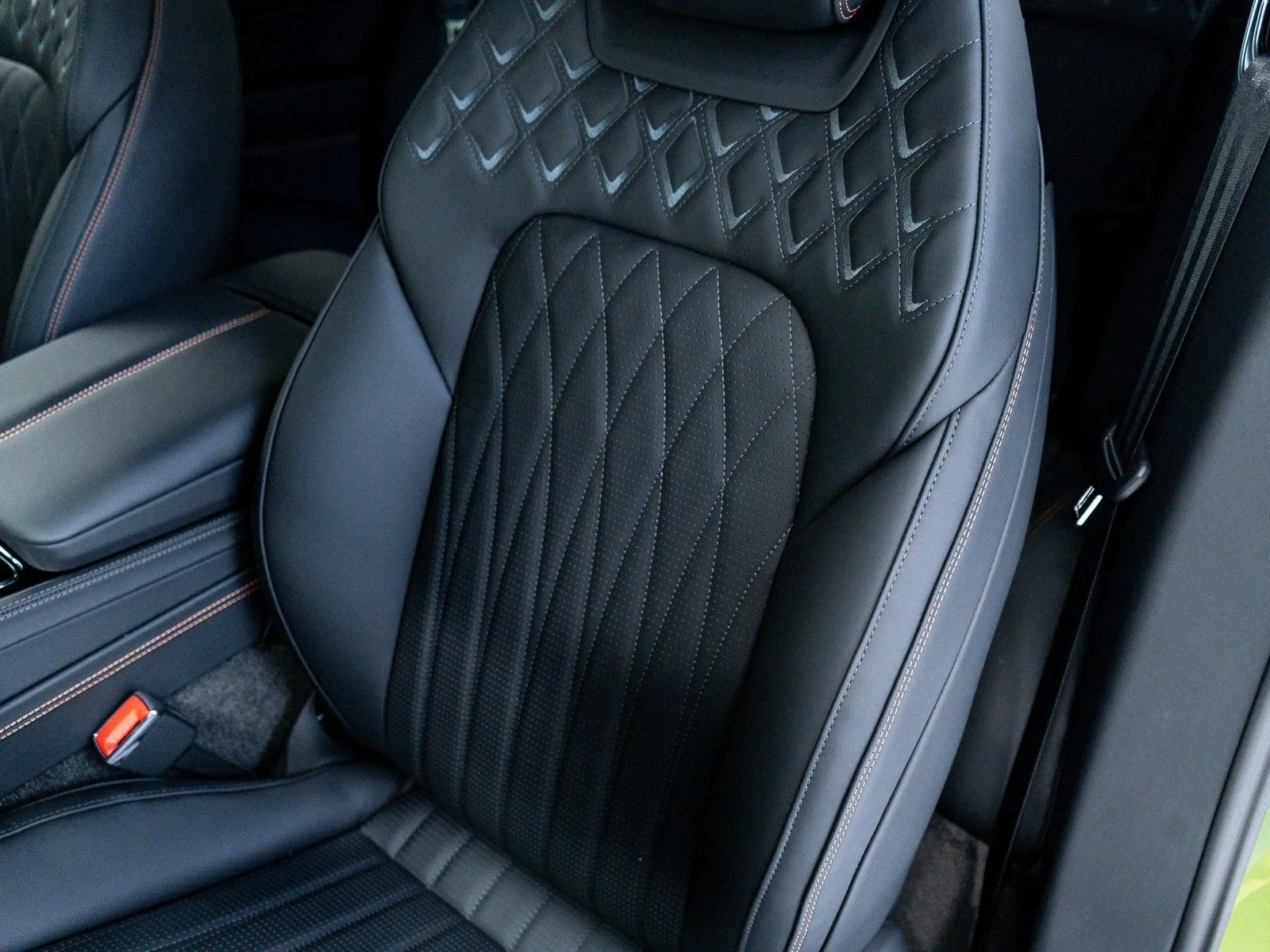 2026 Bentley Continental GT Azure interior, seats