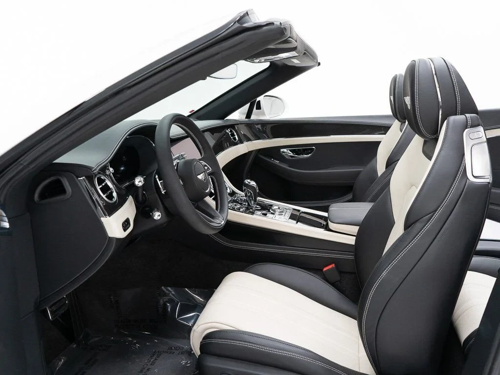 2026 Bentley Continental GTC interior, Linen/Beluga