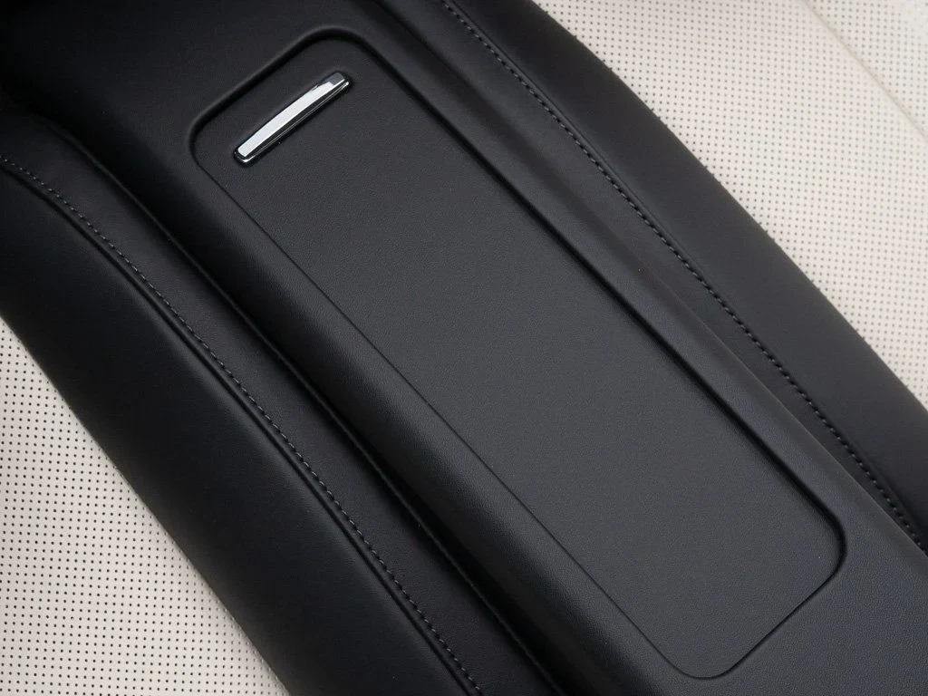 2026 Bentley Continental GTC interior, door panel, Linen/Beluga